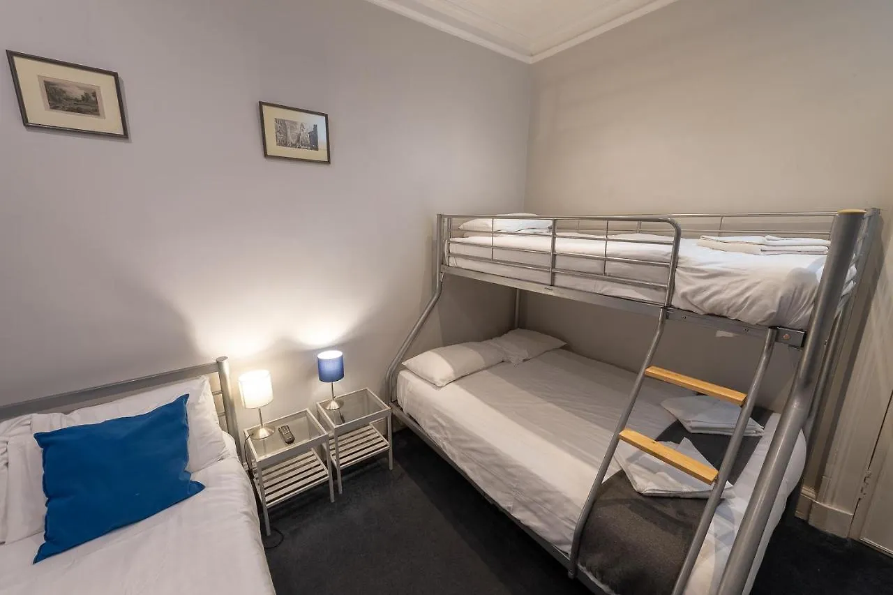 Edinburgh Caledonian Guesthouse 3*,